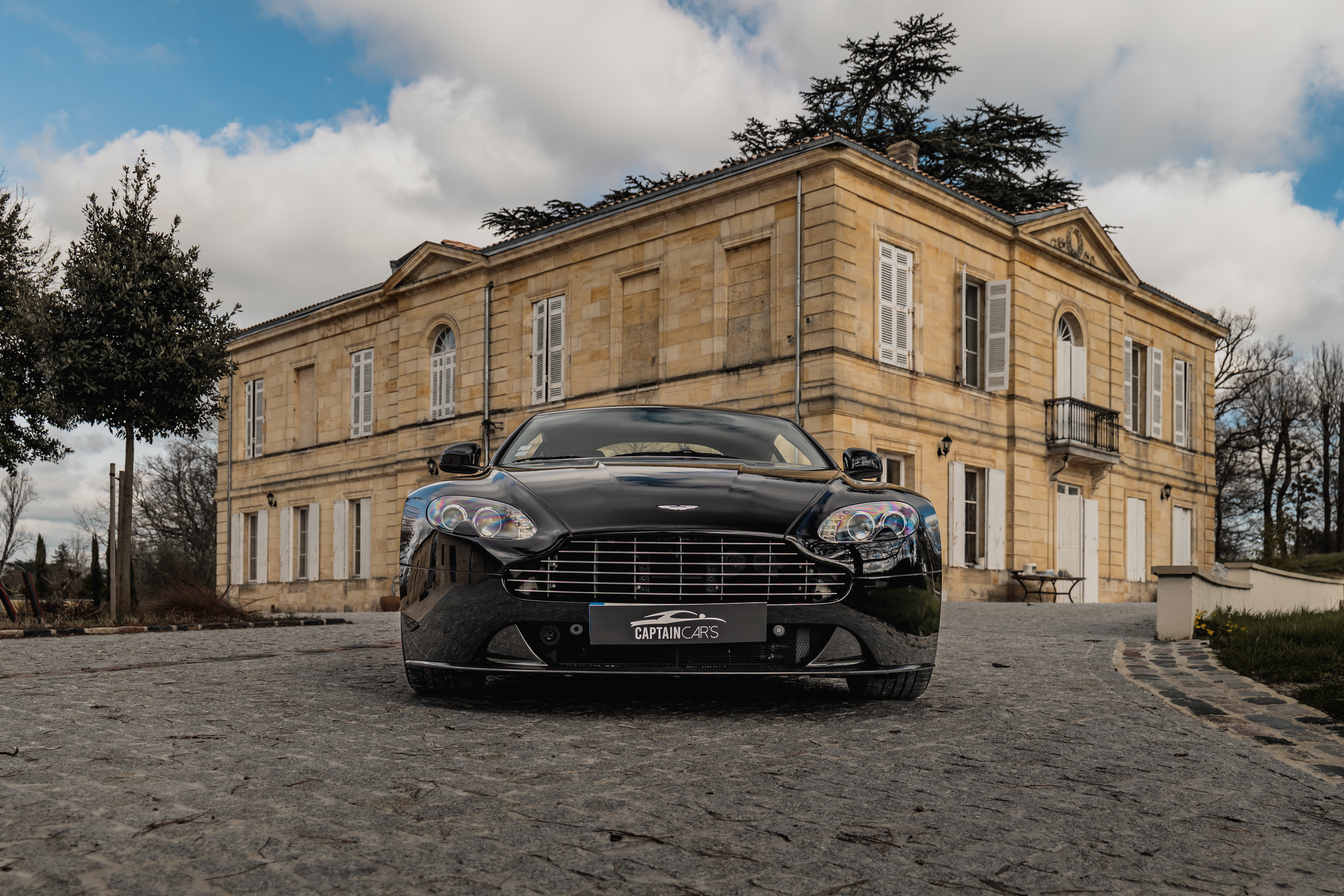 Aston Martin Vantage S - Captain Car's
