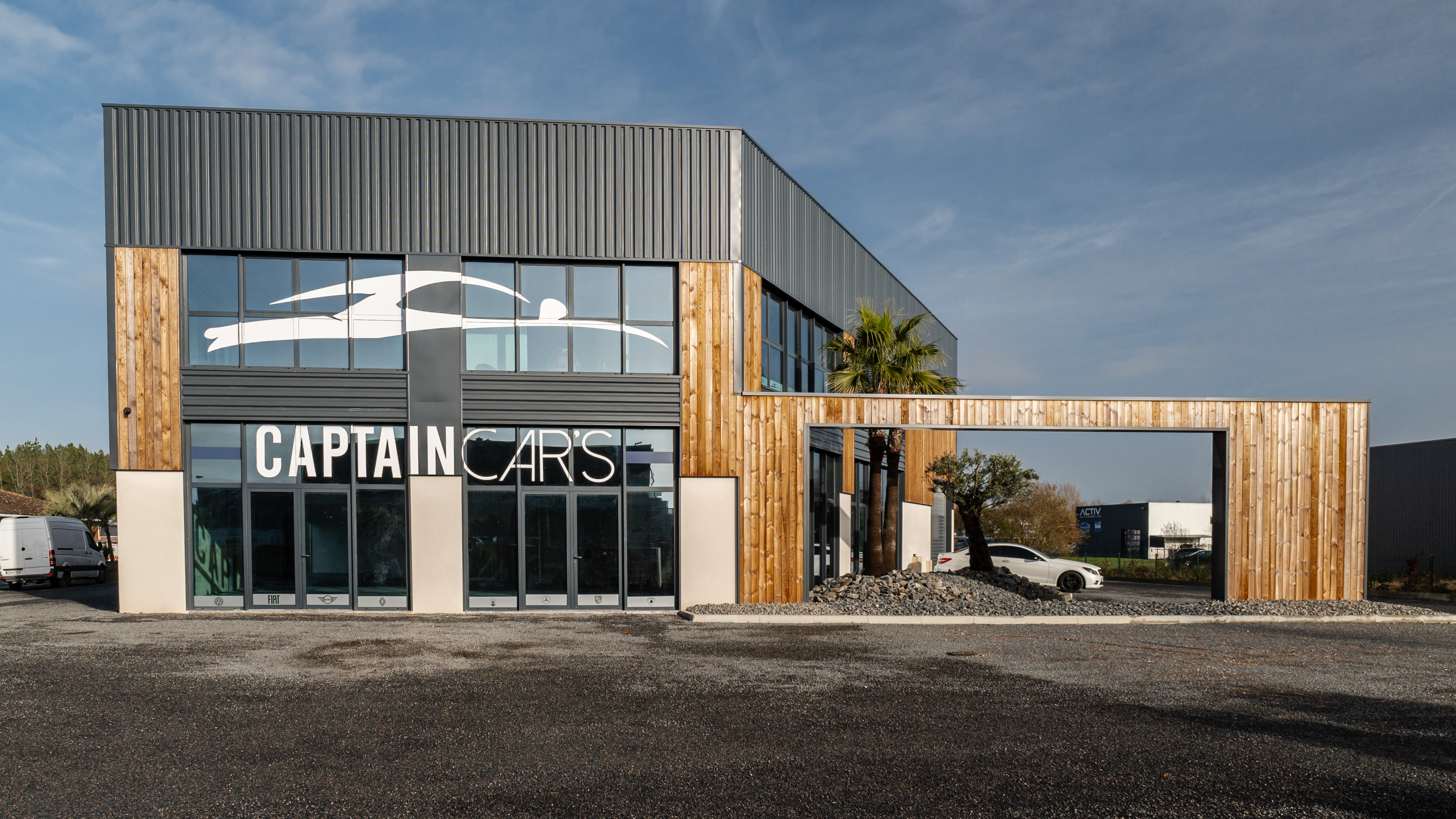 Captain Car's - Rive Gauche Devanture.jpg